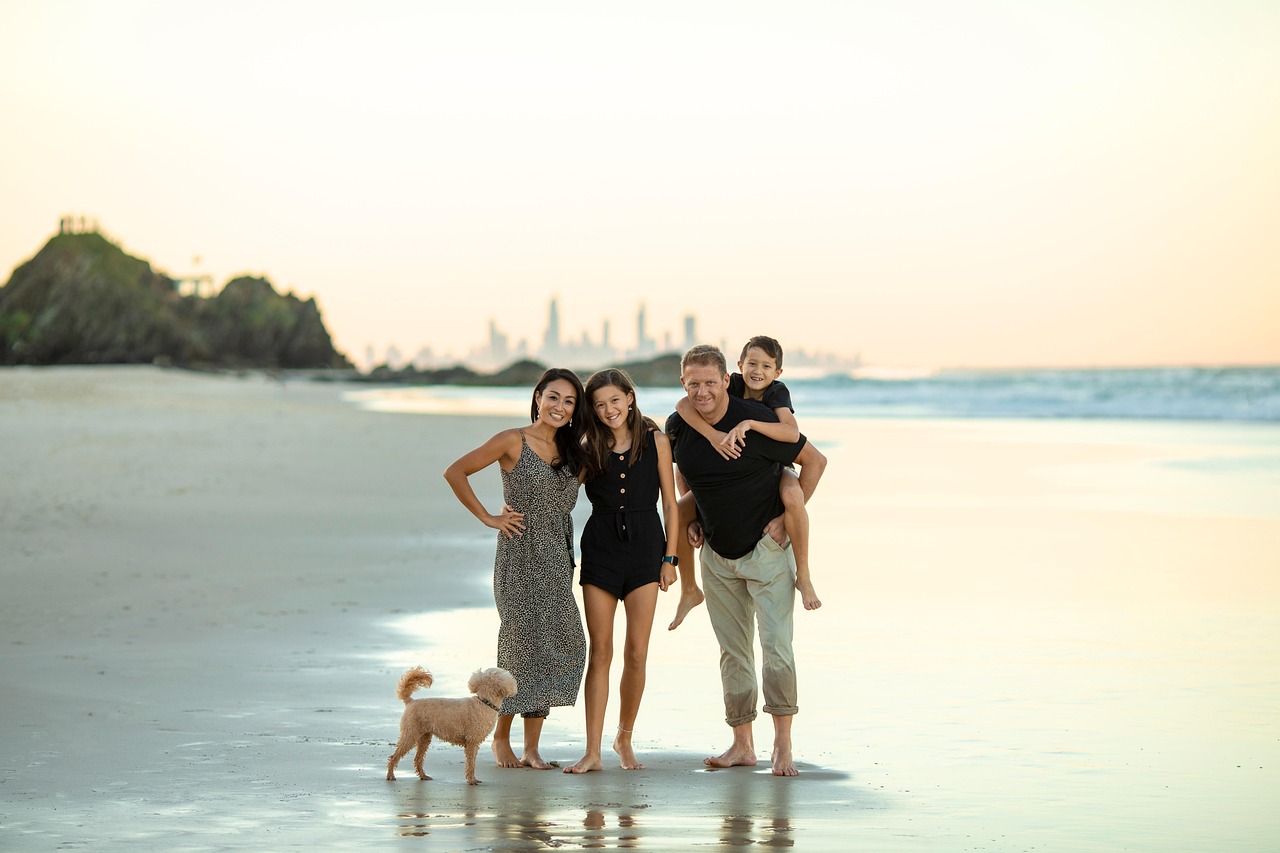 family-6398106_1280