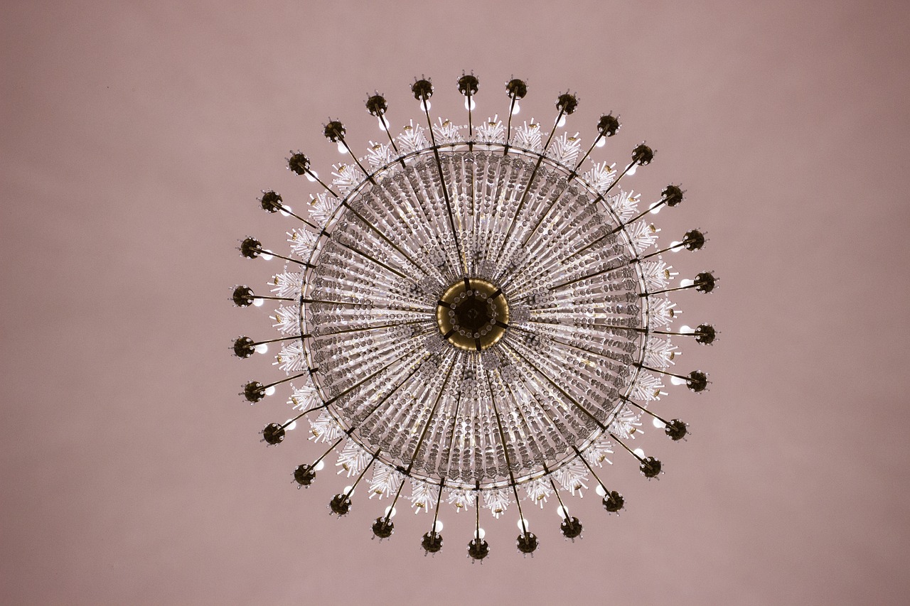chandelier-2309250_1280