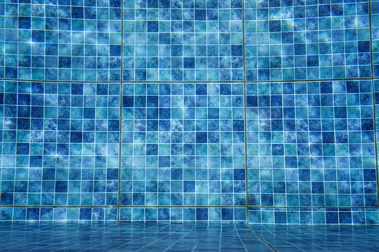 swimming-pool-4638912_1280