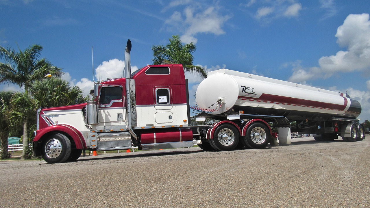 kenworth-3270560_1280