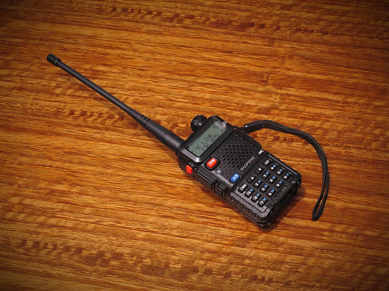 radio-set-1224722_1280